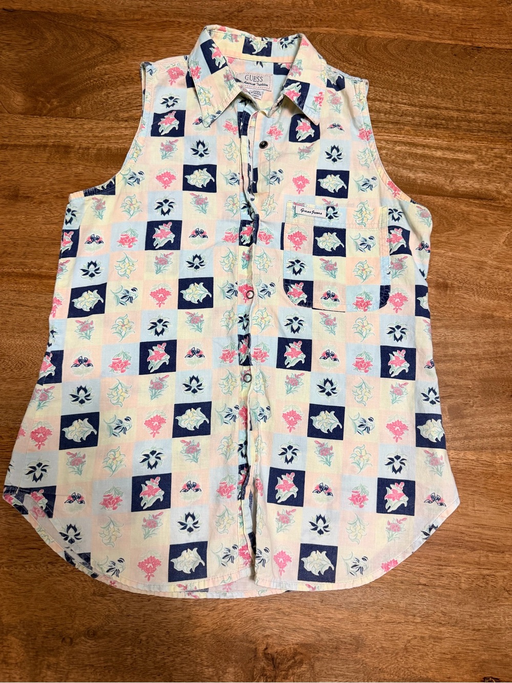 Vintage GUESS Sleeveless Button-Down Floral Check Shirt in Navy & Pink